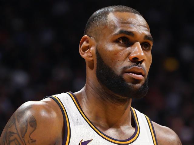 “九游app_ 传奇回顾：詹姆斯生涯最经典的五场比赛”，詹姆斯10大经典比赛