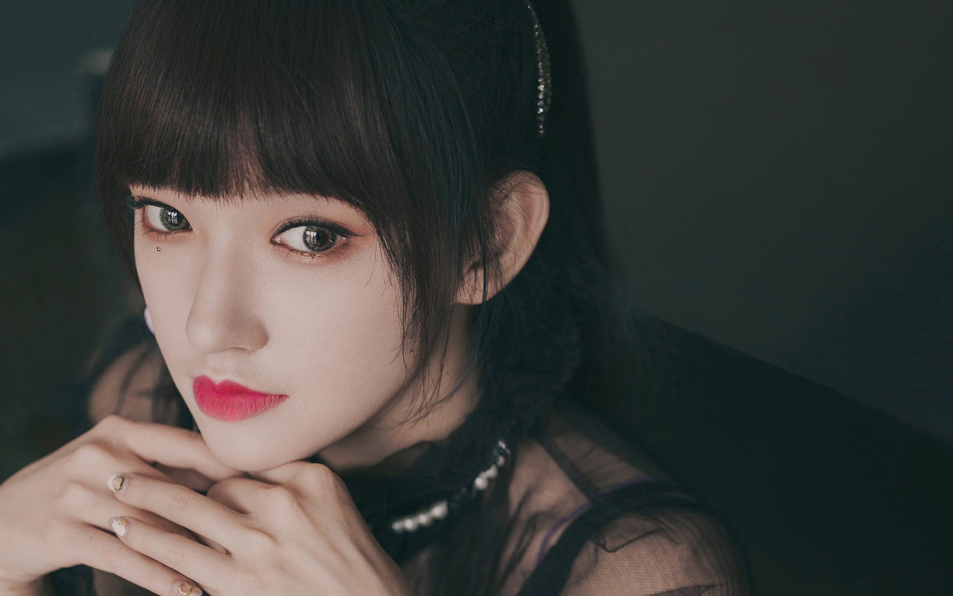 细调阵型固守是否能应对强队连续进攻节奏快打压力